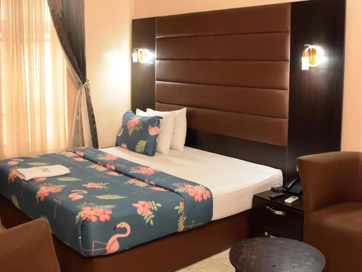 Bana Hotel & Suites Lagos Exterior photo