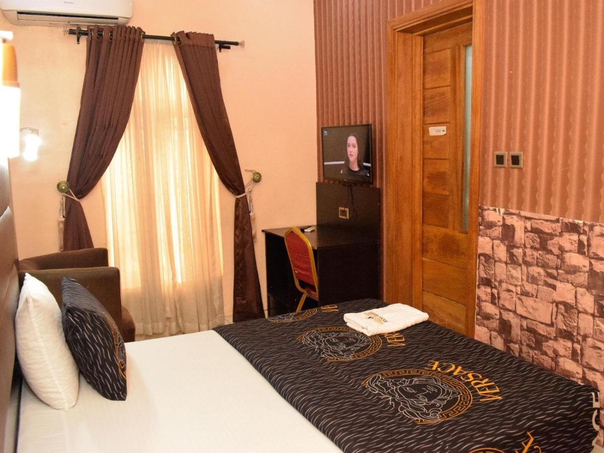 Bana Hotel & Suites Lagos Exterior photo