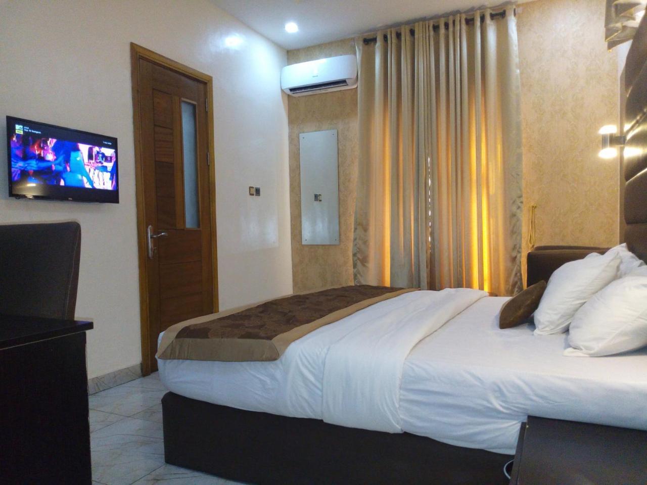 Bana Hotel & Suites Lagos Exterior photo