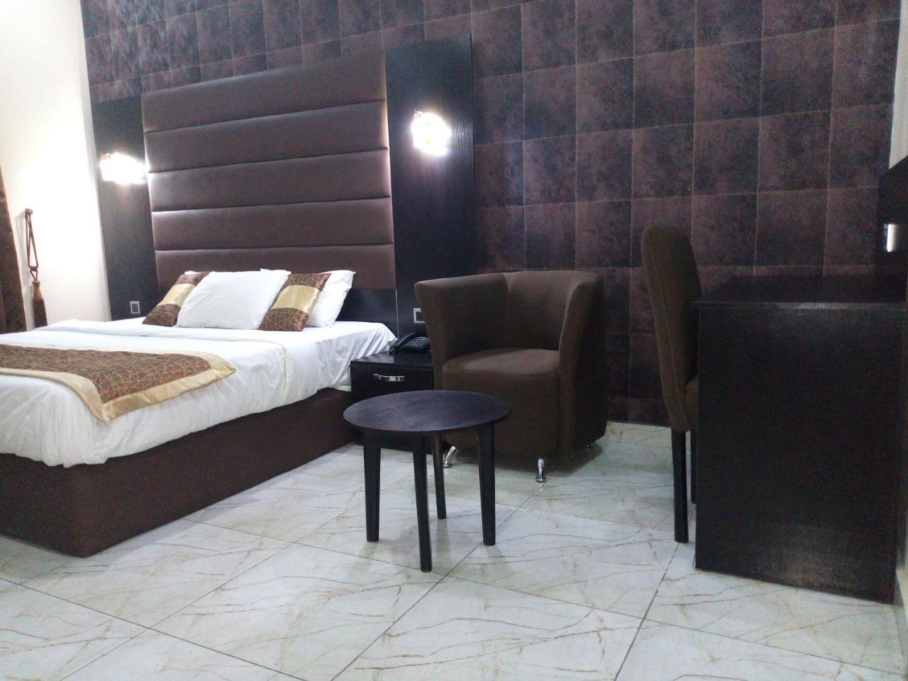 Bana Hotel & Suites Lagos Exterior photo