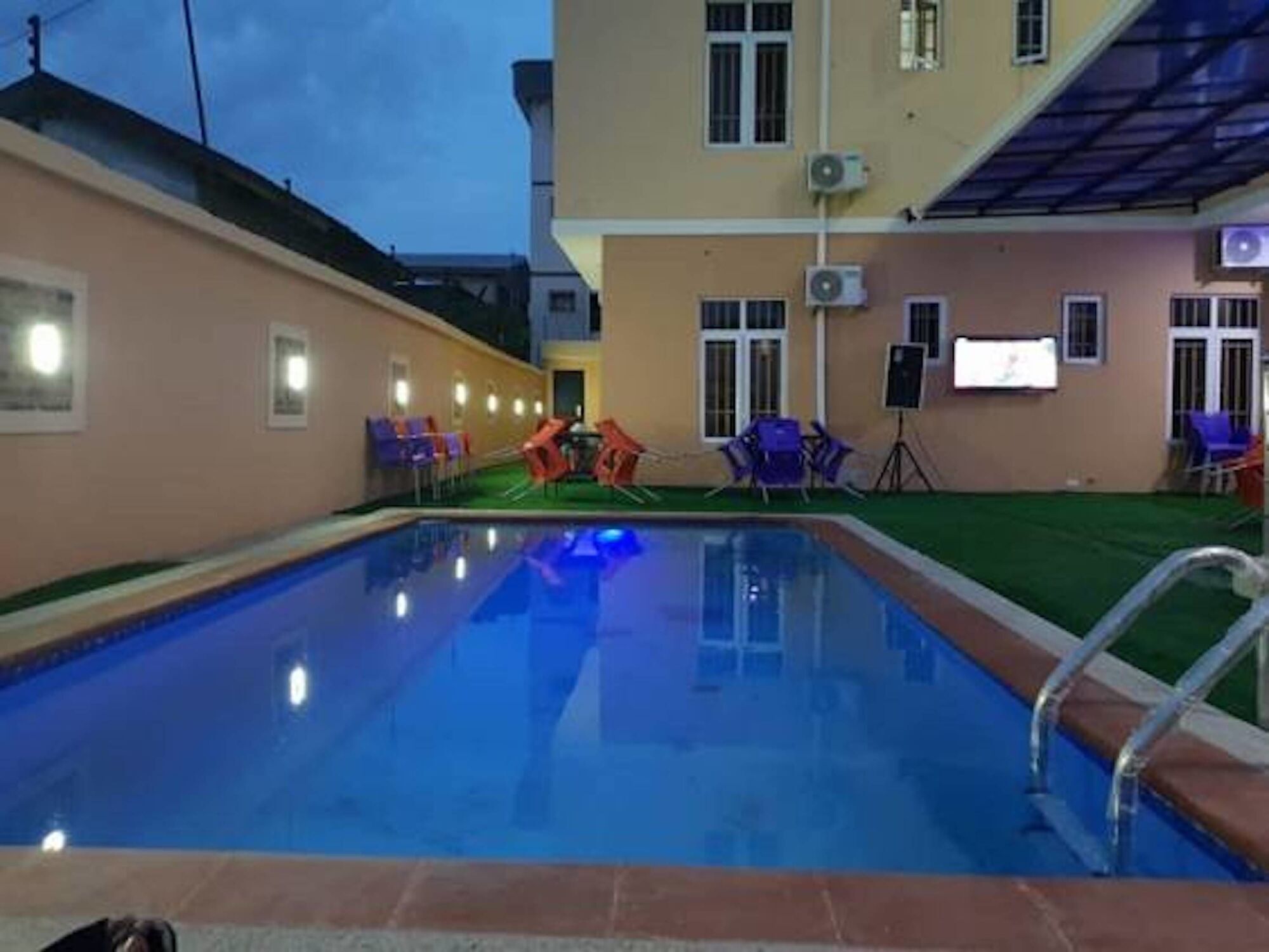 Bana Hotel & Suites Lagos Exterior photo